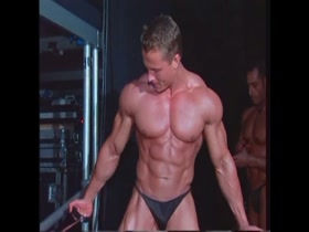 Sexy Muscle Tom Voss