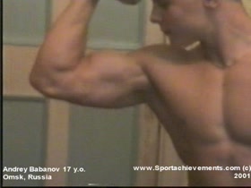 Andrey Babanov posing biceps and triceps