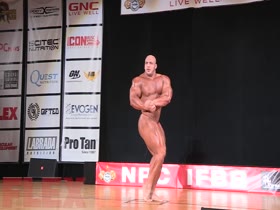 Big Ramy guest pose at 2016 Pittsburgh Pro