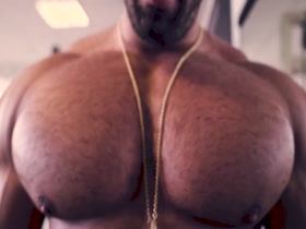 Kevin Wolter pecs