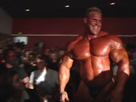 Jay Cutler Guest posing and pumping