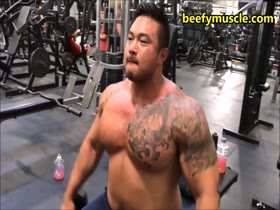 Massive powerlifter trains hard in the gym
