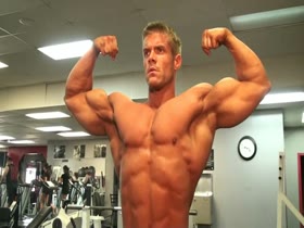 Gym Stud with huge biceps