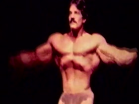 Mike Mentzer On Stage