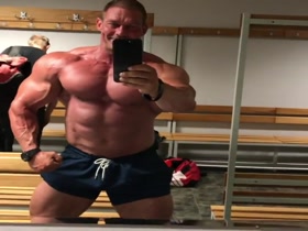 Sexy Muscle Daddy Posing