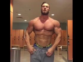 Chris Bumstead Posing and flexing