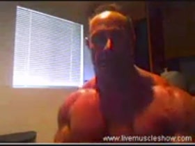 Muscle daddy on webcam