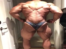 Muscle Hunk showing two examples of the Classic Muscle V Shape