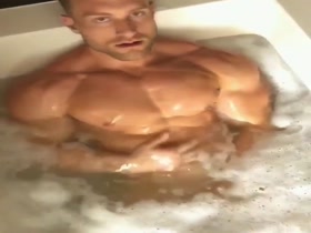Muscles in the Bath - with bubbles