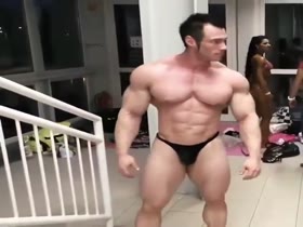 Peter Moarno - the bigger the hunk, the smaller the posers