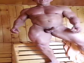 Bodybuilder hard big dick