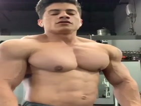 Dino Estrada - Hot Muscle Hunk Flex