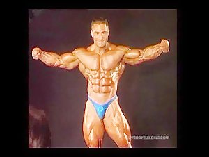 Ahmad Haidar Mr Olympia 2002 Backstage