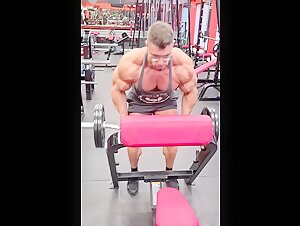 Boyan Ivanov Works His Biceps