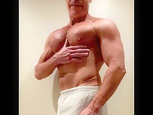 Pec posing and play