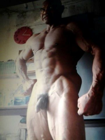 Mature Bodybuilder - Mature thai bodybuilder nude pose 42590 - MyMuscleVideo