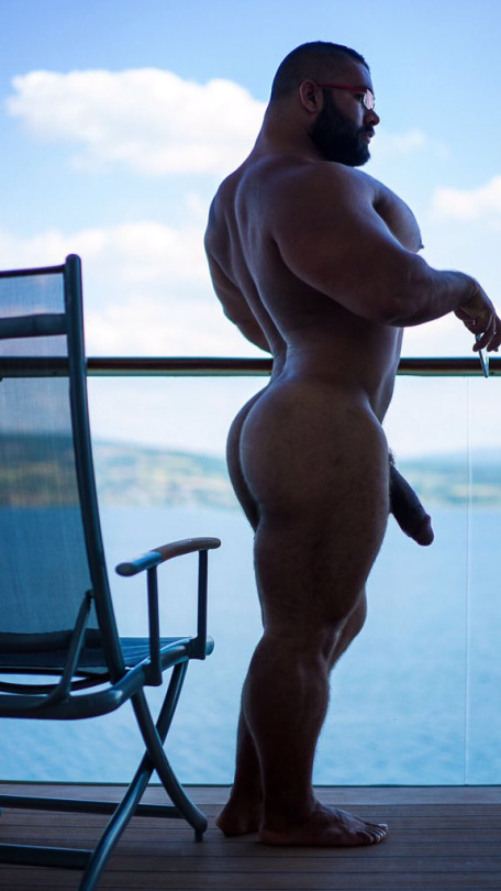 Sexy Male Bodybuilders Posing Nude Pics