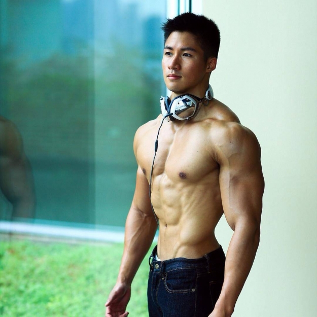 Asian muscle guys