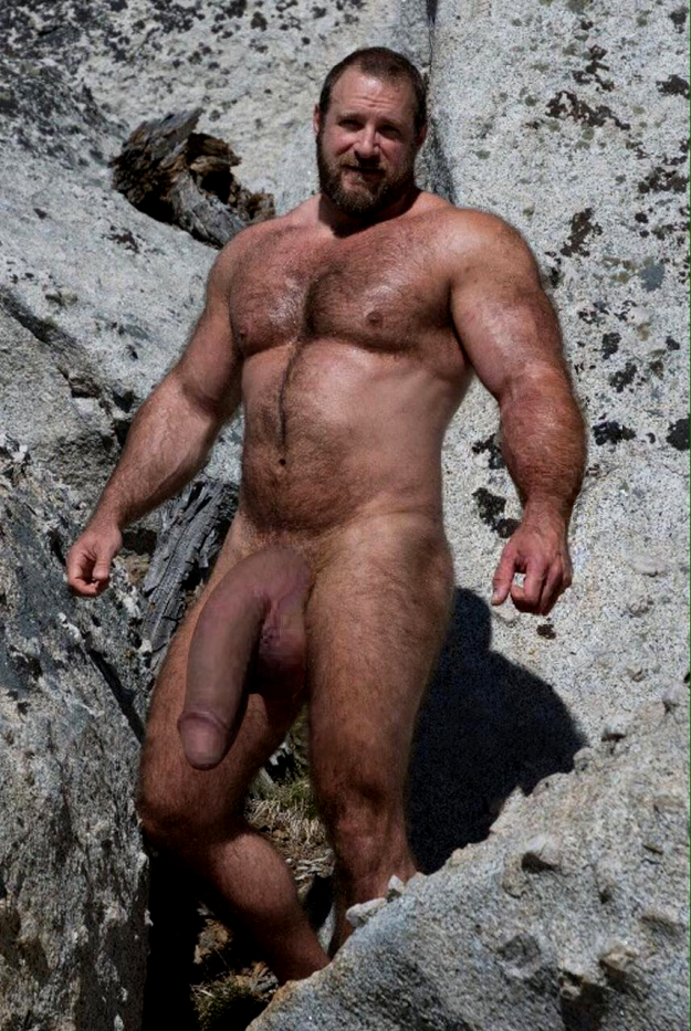 Muscle Bear in the Wild! 