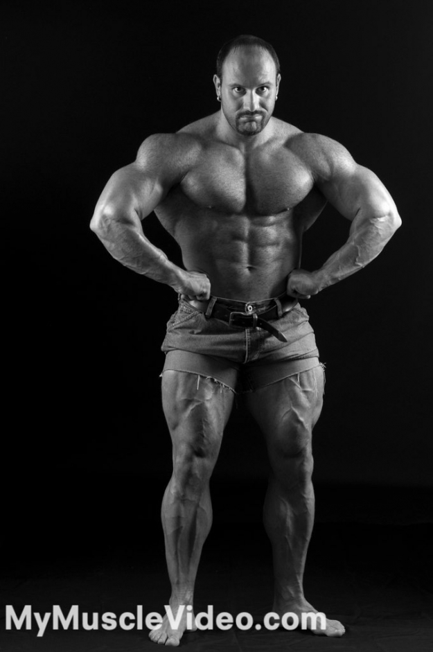 German Bodybuilder Hans Hoffmann big muscles