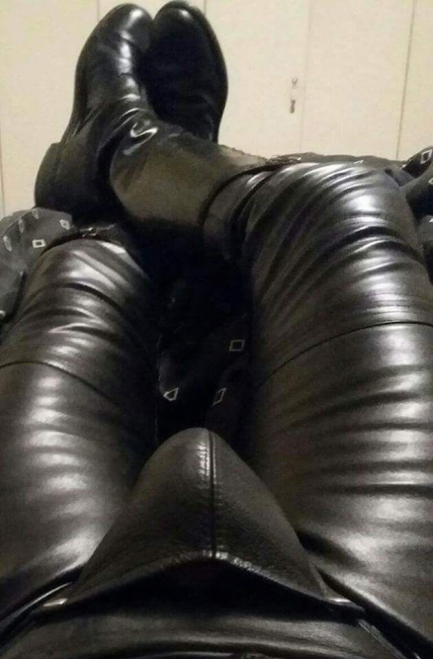 Leather pouch bulge