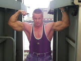muscle-Posing with 120kg
