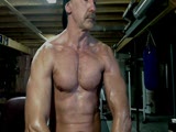 Amateur Muscle Daddy