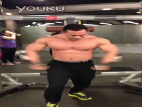 Chinese bodybuilder chest workout