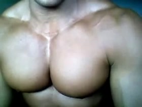 muscle tits