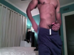 Muscle Jack-off on webcam