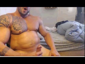 Huge bodybuilder nude webcam