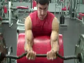 Young bodybuilder Julian hits the guns-2009