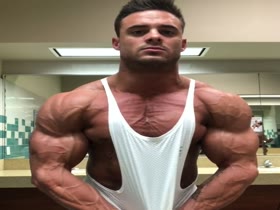 Logan Franklin muscle shirt pump