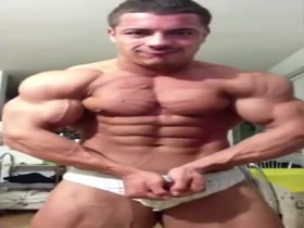 Young bodybuilder with nice bulge