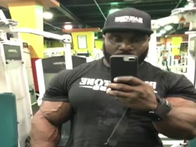 Mass Monster Akim Williams: Bulging Biceps Flex!