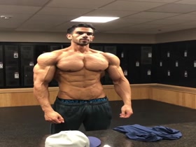 Tall Arab Muscle Show