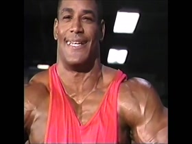 Stephen Oglesby - Arms Training & Posing