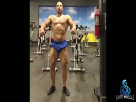 Mini Hulk - Gym Posing