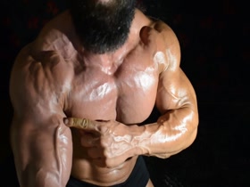 Huge Vascular Biceps