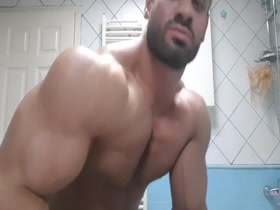 Mehdi's Amazing Muscle Control
