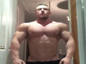 Bodybuilders Flexing 124