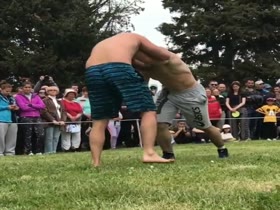 Straight Muscle  butt is filmed in public wrestling