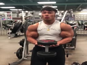 Devin Bernardo Crazy Biceps Pump