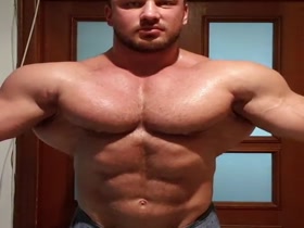 Igor Ziablitski - Love his nipples that point straight down from his massive round pecs