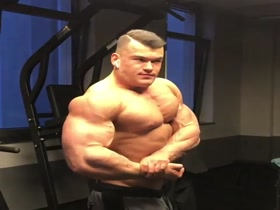 Super Huge and Super Groomed Muscle Hunk
