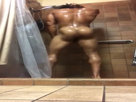 Khalil Wells shows off his big gorgeous butt in the shower