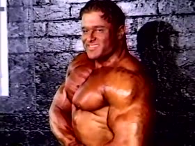 Tommi Thorvildsen guest posing and backstage