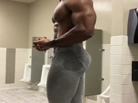 Muscle Butt in Sweats - Check dat BubbleButt