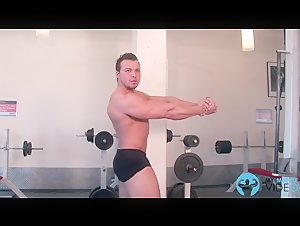 Turkish-German Musclestud Flexing