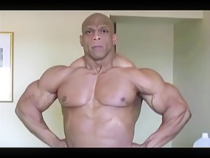 Quincy Taylor Bodybuilder Porn - Quincy Taylor Private Posing - MyMusclevideo.com